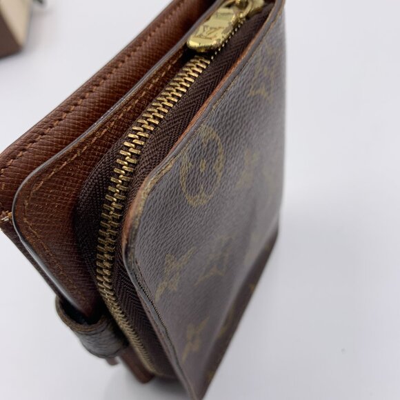 Authentic LOUIS VUITTON Monogram Compact Wallet - Picture 12 of 16